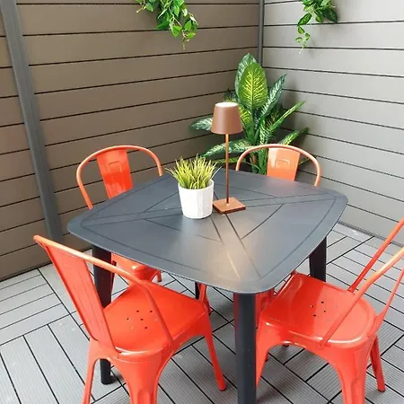 Petite Maison Elegante Monolocale Con Terrazza