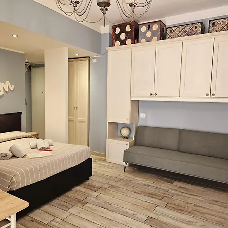 Lägenhet Petite Maison Elegante Monolocale Con Terrazza