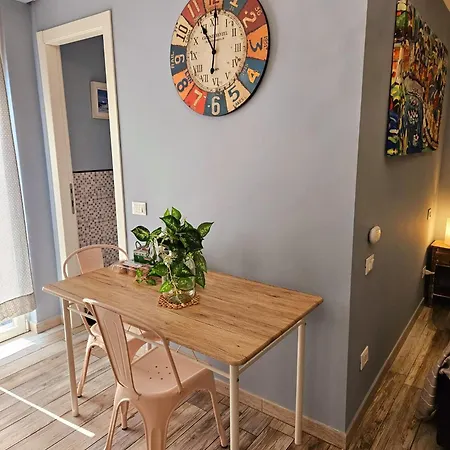 Petite Maison Elegante Monolocale Con Terrazza Lägenhet *