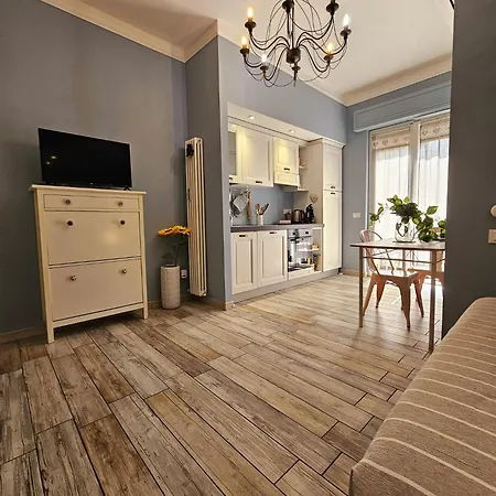 Petite Maison Elegante Monolocale Con Terrazza Lägenhet Chiavari