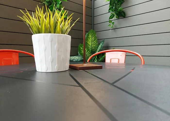 Petite Maison Elegante Monolocale Con Terrazza