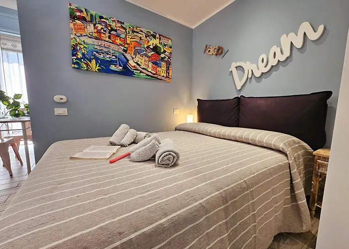 Petite Maison Elegante Monolocale Con Terrazza Apartman