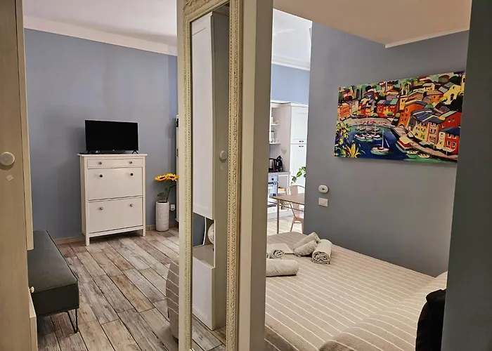 Petite Maison Elegante Monolocale Con Terrazza