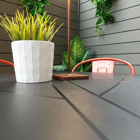 Petite Maison Elegante Monolocale Con Terrazza