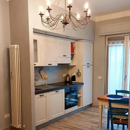 Petite Maison Elegante Monolocale Con Terrazza Chiavari