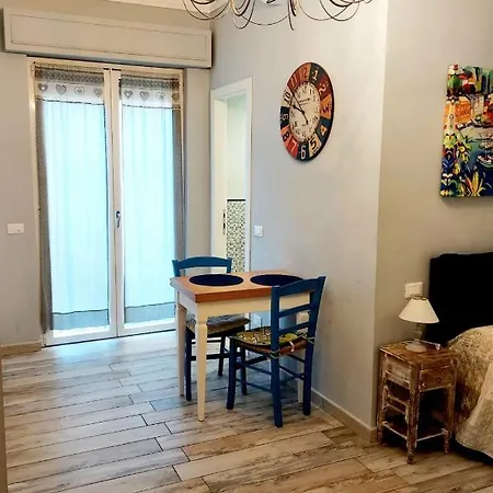 Apartment Petite Maison Elegante Monolocale Con Terrazza