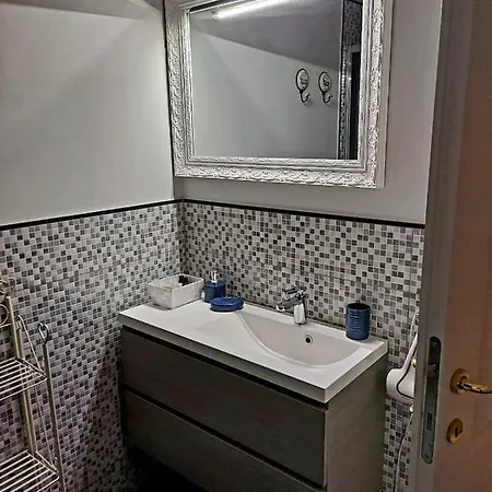 Petite Maison Elegante Monolocale Con Terrazza Apartment