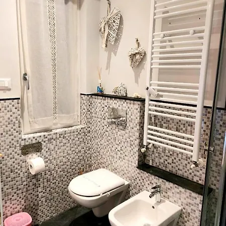 Petite Maison Elegante Monolocale Con Terrazza