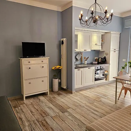Petite Maison Elegante Monolocale Con Terrazza Chiavari